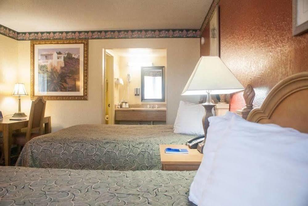 Polynesian Inn Сейнт Клауд Екстериор снимка